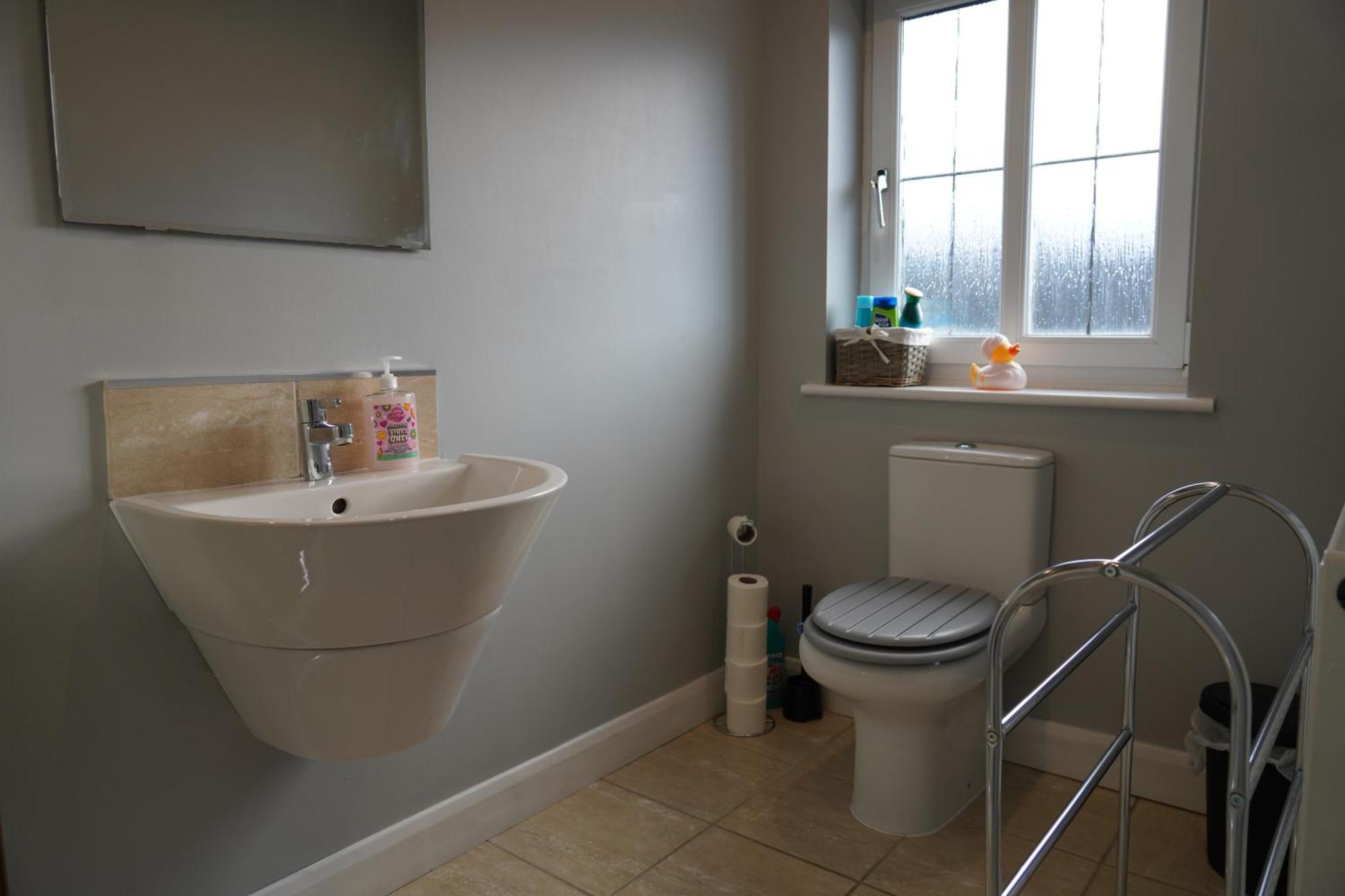 8 Double Beds In A 5 Bedroom House, Pets Welcome Epworth Exterior photo